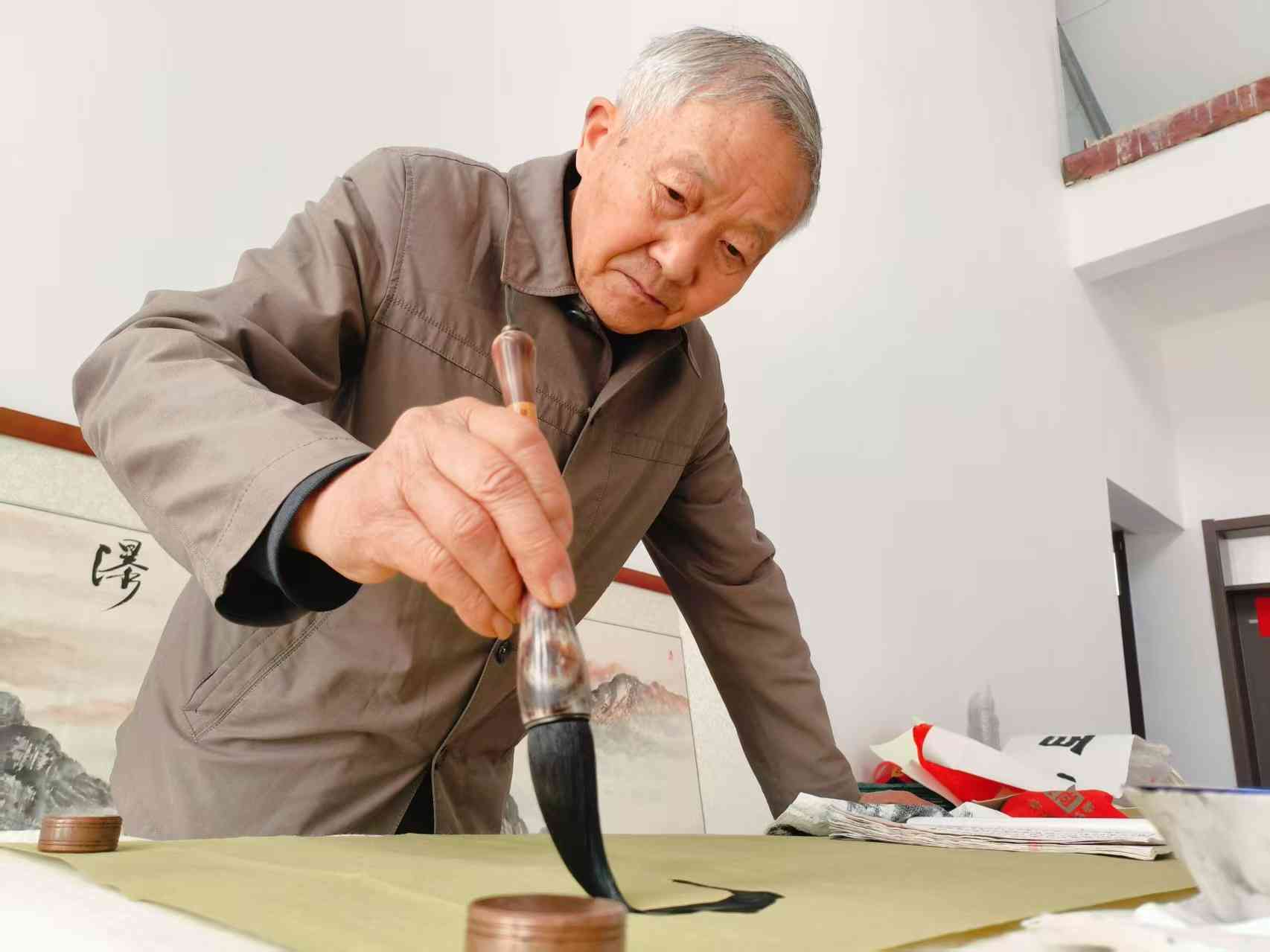 著名書法家葉智平到渦陽(yáng)送字下鄉(xiāng)
